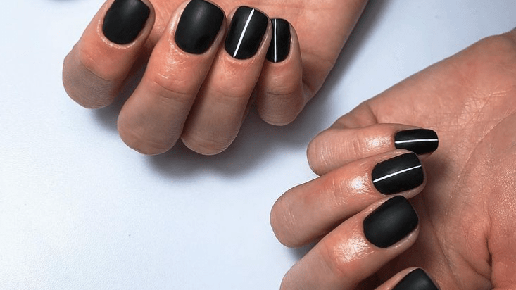 матовые и глянцевые черные ногти