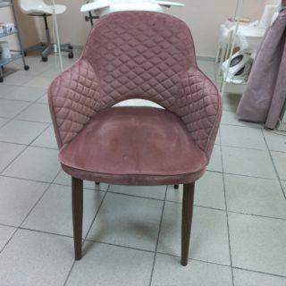 Новое кресло в салоне Ногти Тут